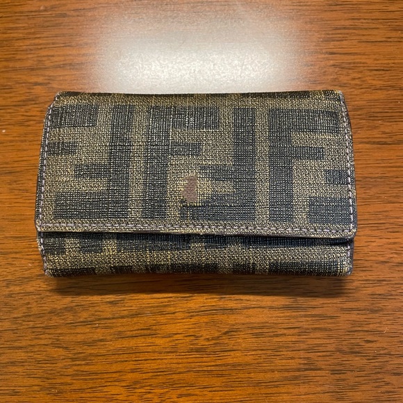 Discount!! Authentic Fendi Key Holder. - Picture 2 of 10
